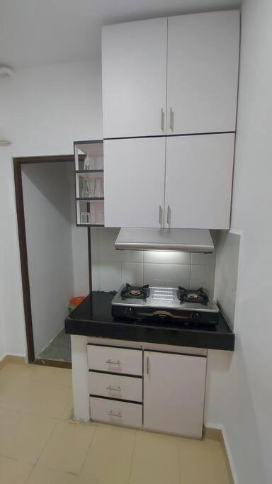 Jays Apartment - Colombo 02 At The Heart Of Convenience Esterno foto