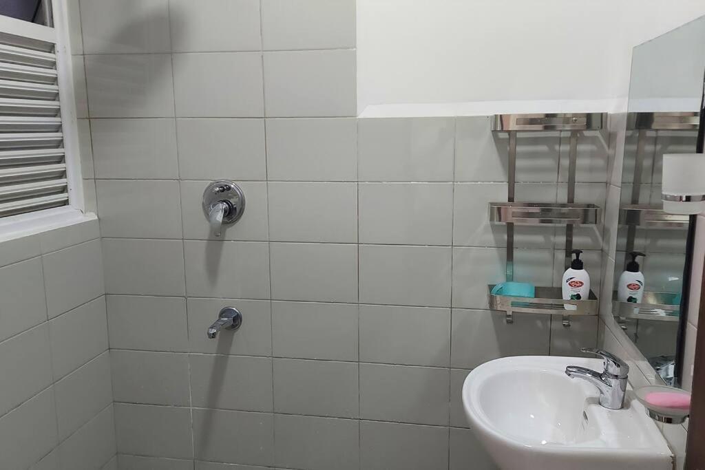 Jays Apartment - Colombo 02 At The Heart Of Convenience Esterno foto
