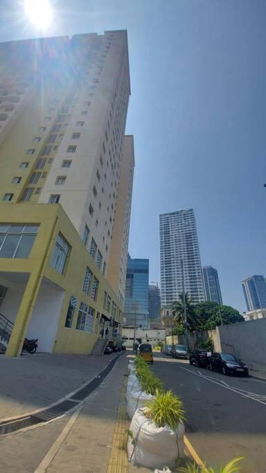 Jays Apartment - Colombo 02 At The Heart Of Convenience Esterno foto